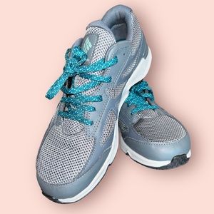 Colombia tennis shoes